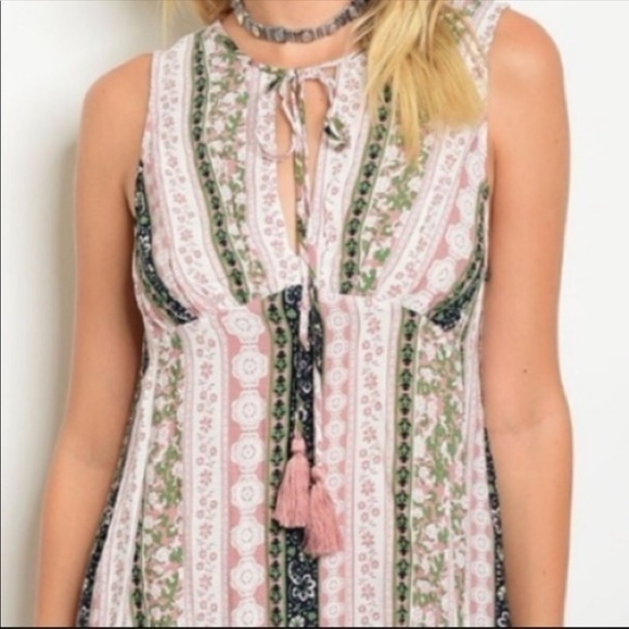 ❣️Sale was $45 down sizing❣️ Boho style cute loose fit dress - Picture 2 of 4